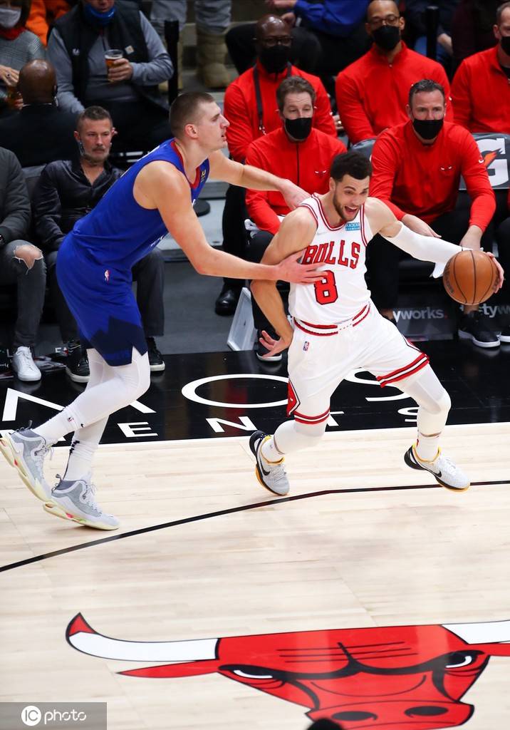 LOL英雄联盟下注平台_包含芝加哥公牛NBA战胜夏洛特黄蜂拉文三分命中的词条